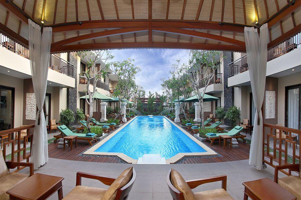 D'Penjor Seminyak Hotel Exterior photo