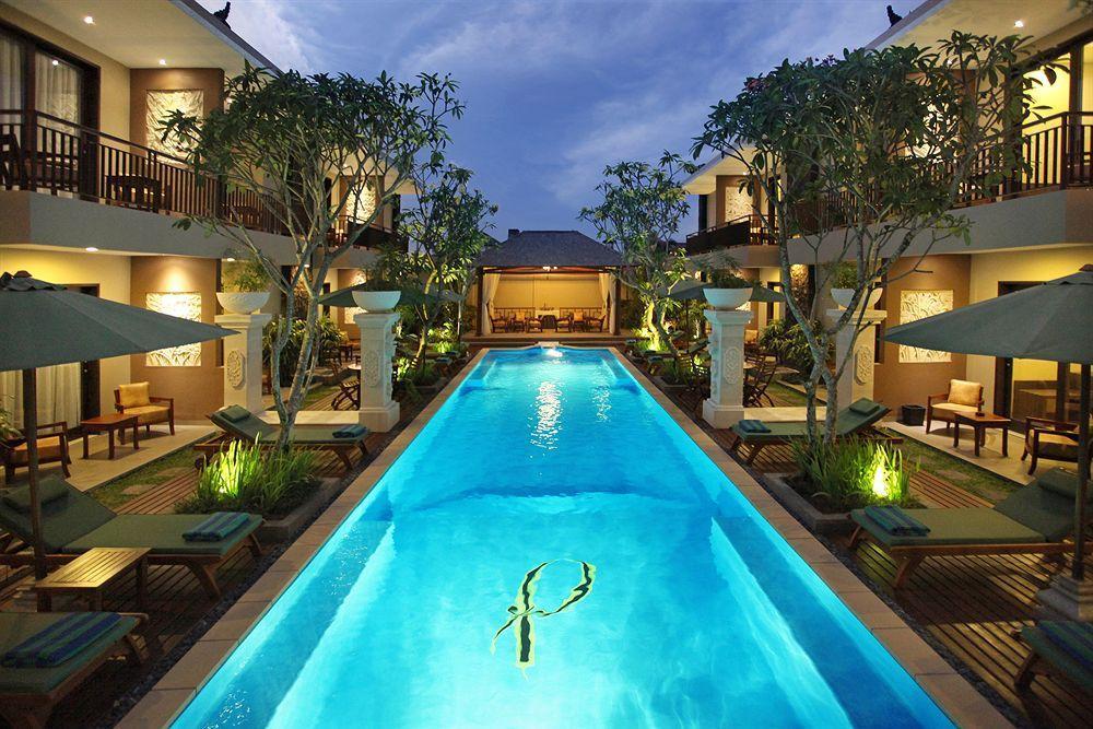 D'Penjor Seminyak Hotel Exterior photo